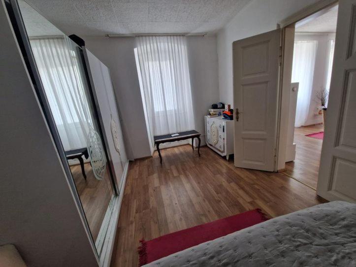Ferienwohnung Modern Und Gemuetlich Ebenfurth Exterior foto